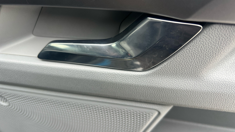 Ford Tourneo Custom 340 L1 Electric Rwd 160kW 65kWh H1 Titanium X 8 seater Auto